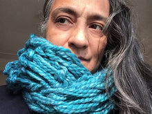 Load image into Gallery viewer, Turquoise Wool Infinity Scarf.
